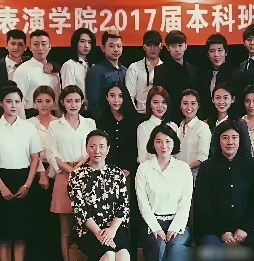 看完孟子义毕业照，才算读懂什么叫老天爷追着喂饭