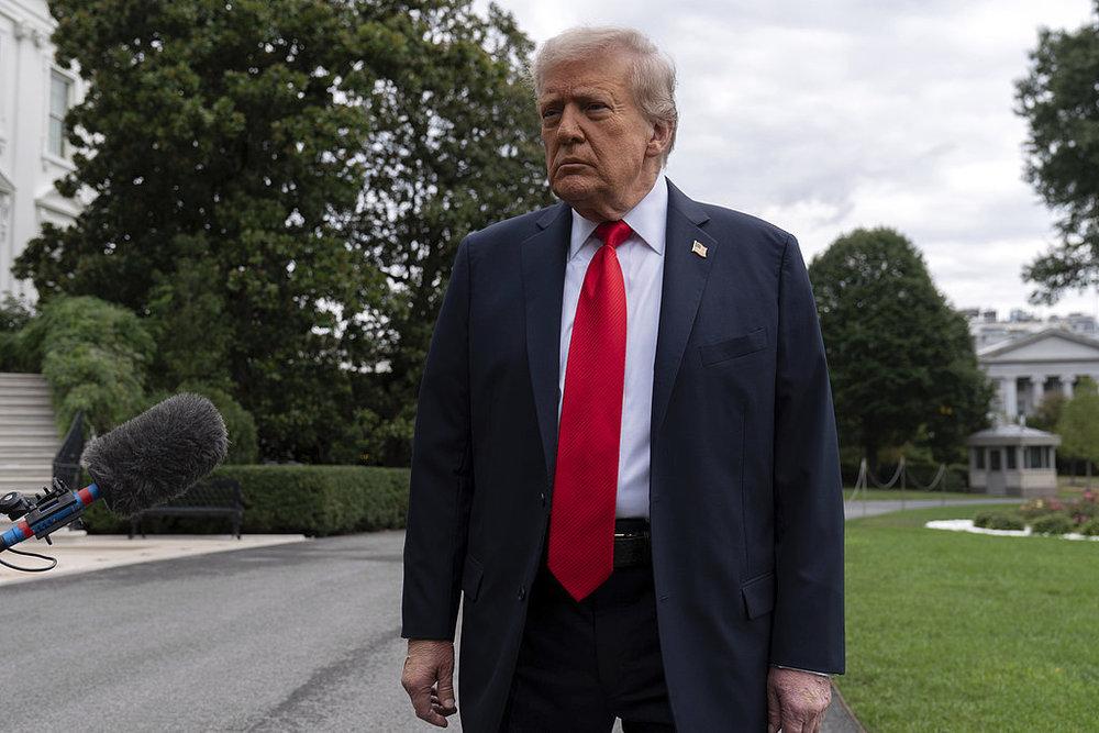 中国的沉默，彻底点燃了特朗普的耐心。眼看访华行程迟迟得不到明确回应，他终于动了硬