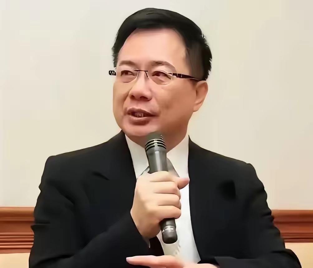 发表完告别感言，蔡正元坐牢前一刻，终于等来了来自大陆的强音。72岁的蔡正元今