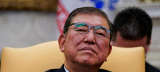 石破茂夹缝中难求突破日本经济这几年真是糟糕透顶，产业没劲