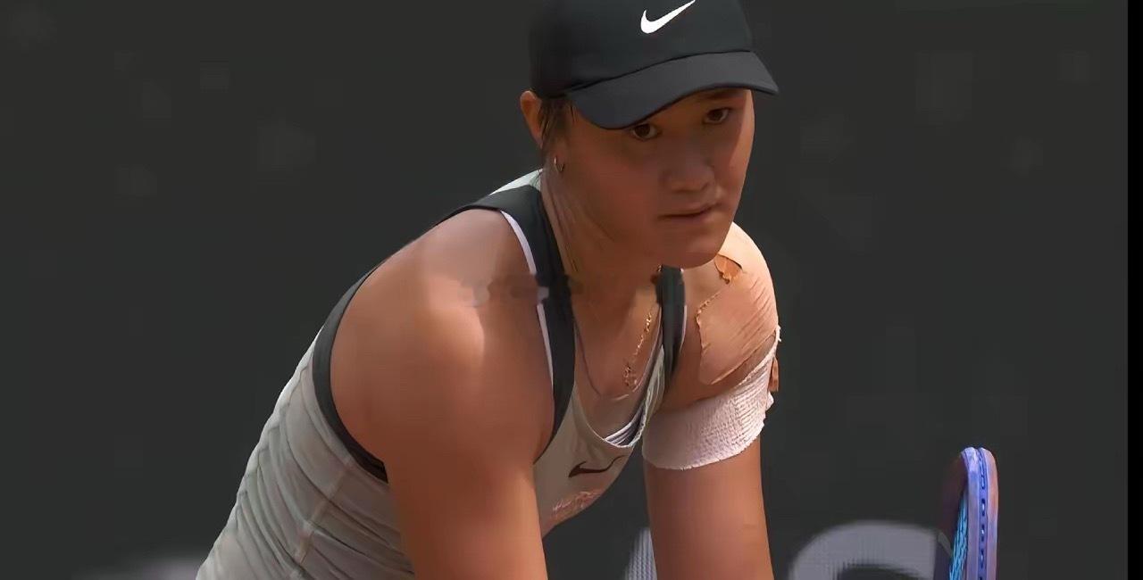 王左真可爱，布雷西亚站晋决赛WTA125布雷西亚站，王曦雨以两个6：2，总分2：