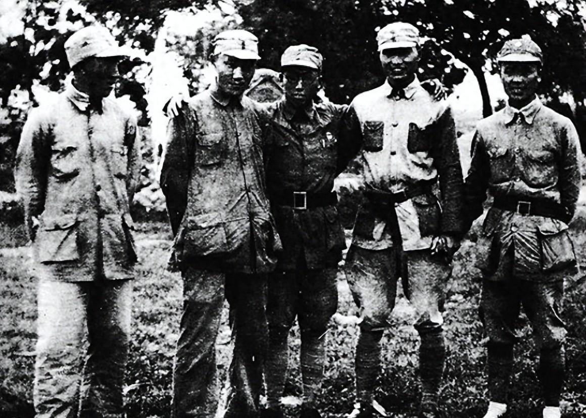 建国初期有位大将地位极高，他的实权比粟裕更大，曾与八大元帅齐名，你知道是谁吗？