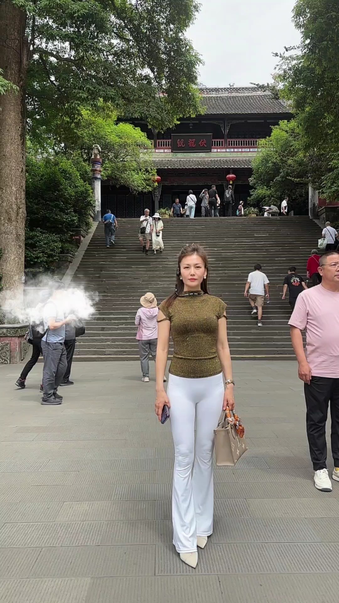想不明白，女人搞钱、搞脸、搞身材，最后都是为什么呢？！！！