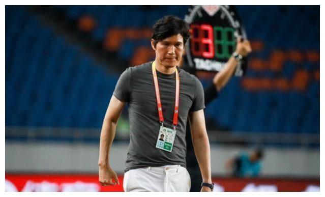 李玮锋这回真下课了，宁波俱乐部的官宣一出来，不少球迷都愣住了说实话，他带队的