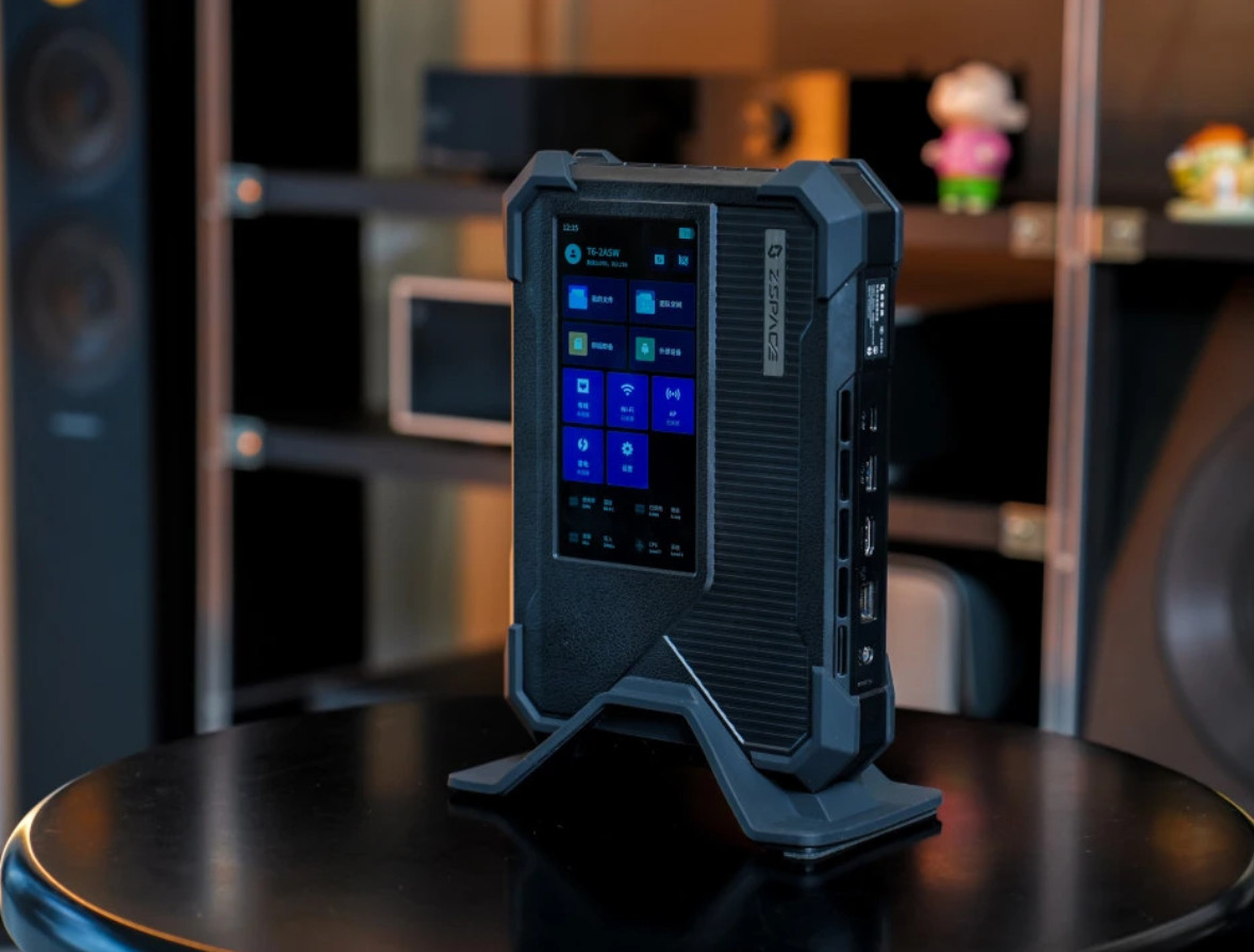 这两年明显感觉NAS的热度起来了,身边不少朋友都开始问该怎么选家庭存储,但现在的