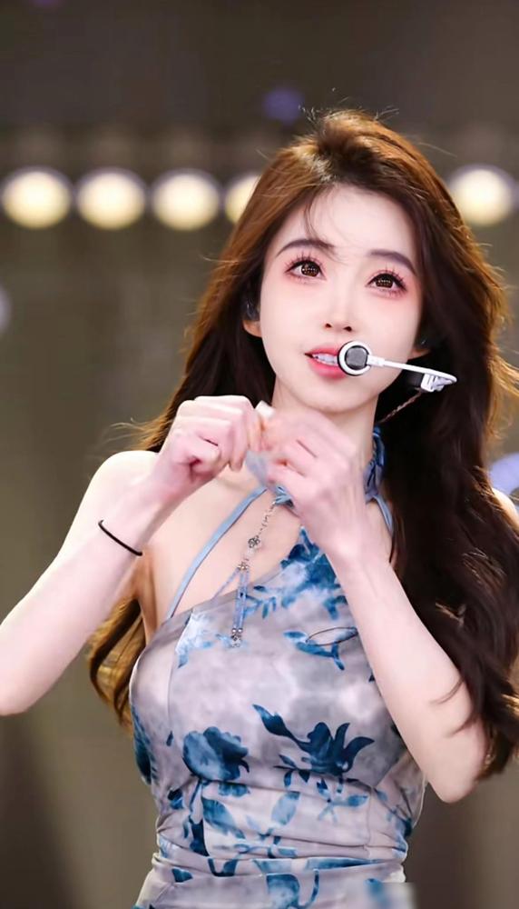 冯提莫自曝癌症复发并转移：现在已经做过手术了她是在一次直播里提到这件事的，说