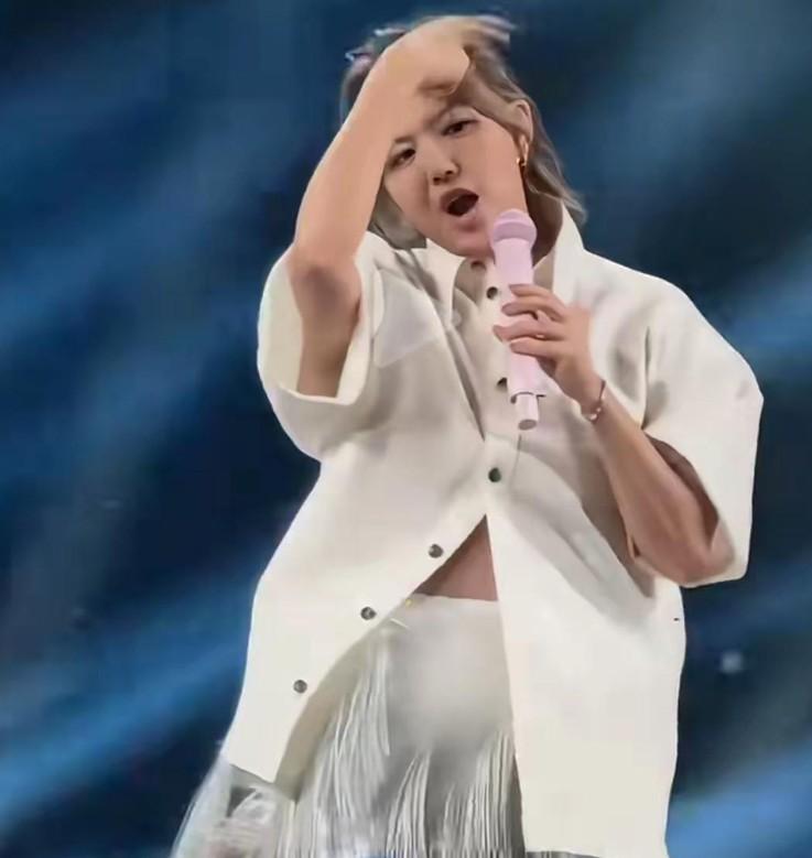 无滤镜江珊头发花白，章子怡怎么和倪萍好像？ 看完这些明星的照片，治好了我的容