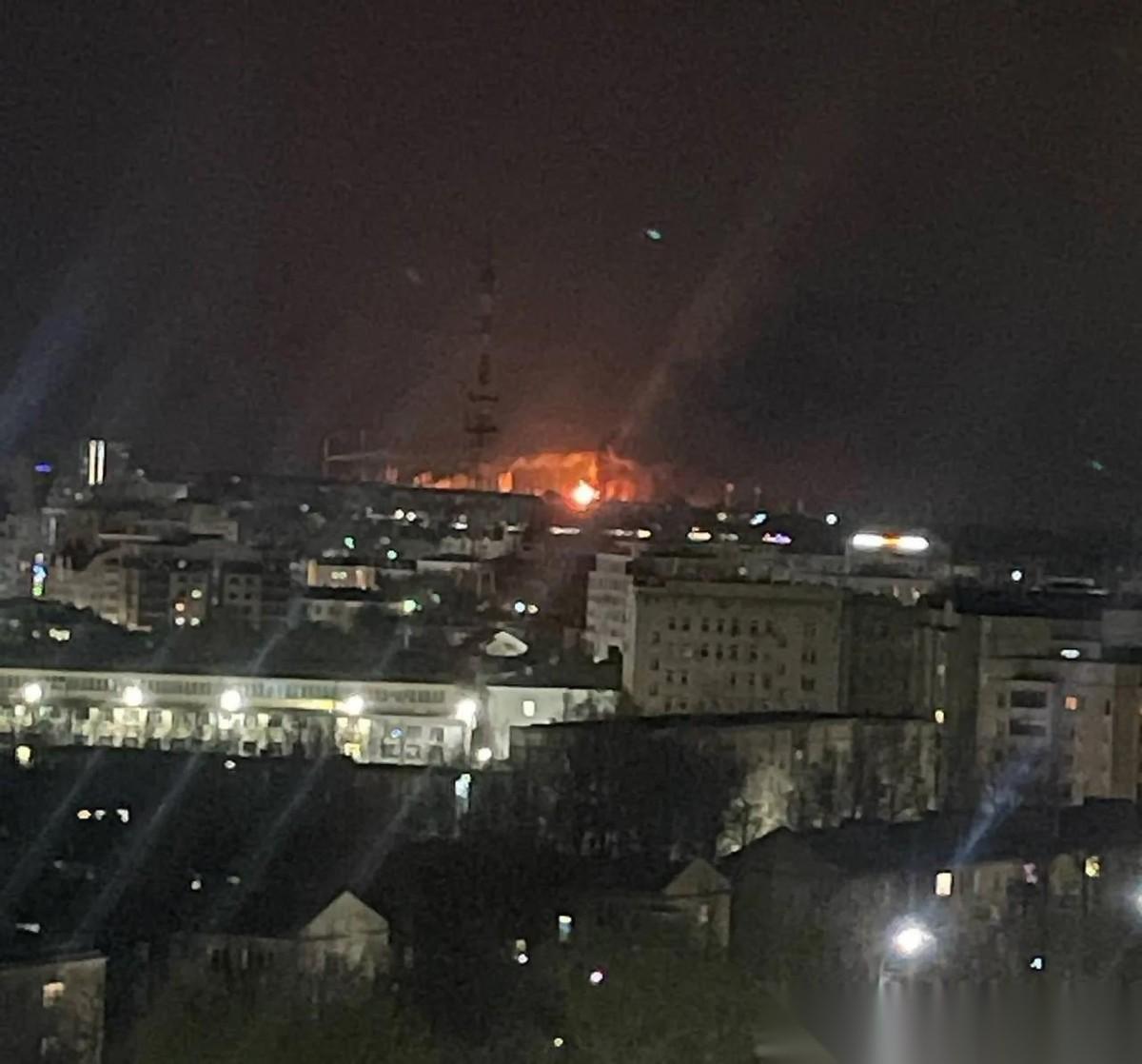 又一次，俄罗斯引以为傲的防空系统在深夜集体"失明"。4月25-26日夜