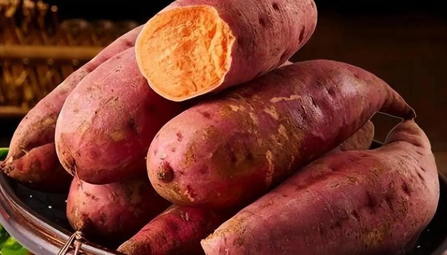 红薯是高血脂的“催化剂”吗？管住嘴不吃这3样东西，很快降 都说高血脂是吃出来