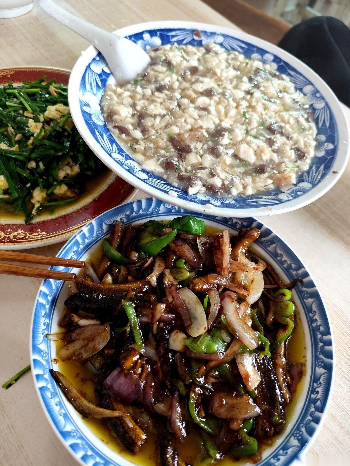 我妈走的时候，我才知道家里有四十万存款。我当时就懵了。在我印象里，我爸那点退