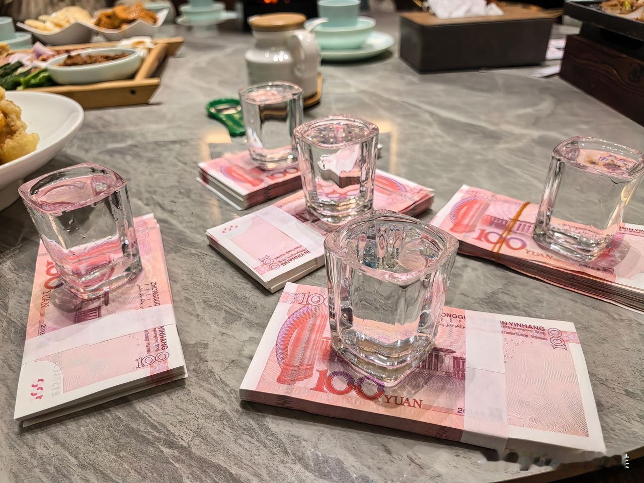 我住过最贵的酒店大约是4000多一晚上，是在2015年夏天，我带着儿子去广州的长