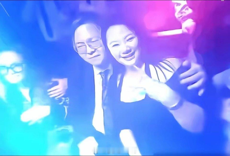 5000亿家产，亲儿子一分拿不到，全塞给儿媳郭碧婷管！向太这招太狠了。你以为这是