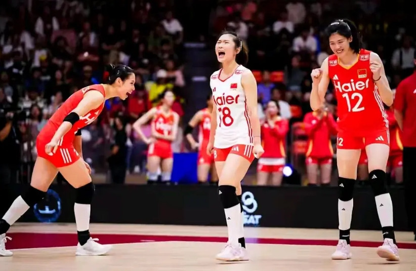 中国女排1：3不敌三流球队法国队，矮个子主攻还是不行！郎导当初只用190以上主攻