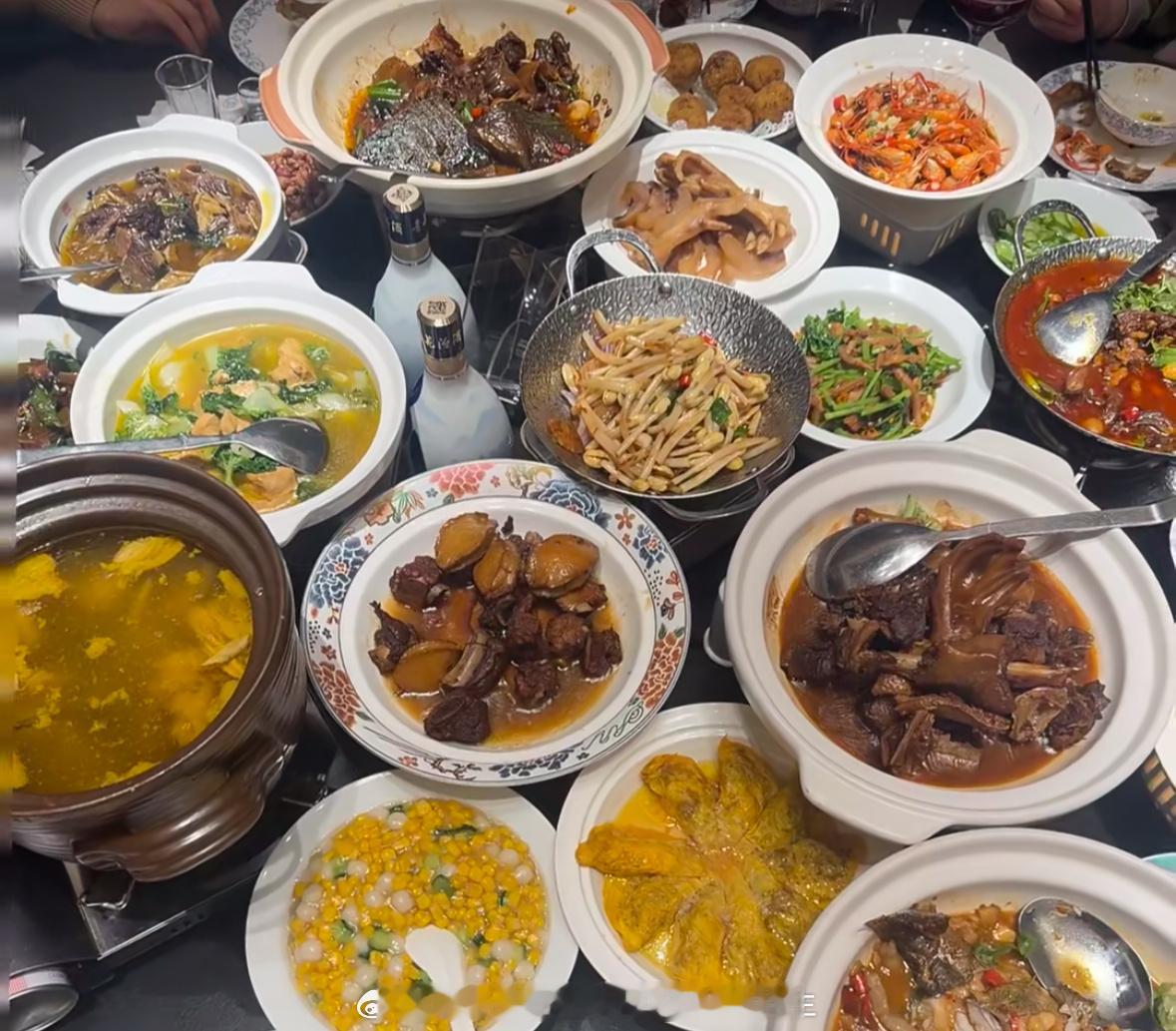 吃个团圆饭黄金金价黄金外汇黄金中秋快乐中秋