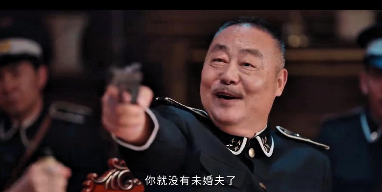 《灼灼韶华》褚韶华被王厅长威胁，只要他轻轻的一扣，褚韶华就没有未婚夫了！褚韶