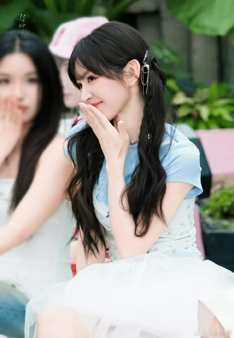 这个双马尾田曦薇正面看萌，侧面看萌，背面看萌，左边看萌，右边看萌！