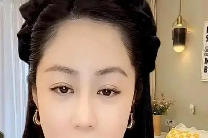 明星求着给网红带货？《乡村爱情》王小蒙的演员毕畅，已经拿到了辛巴直播间“十一级粉