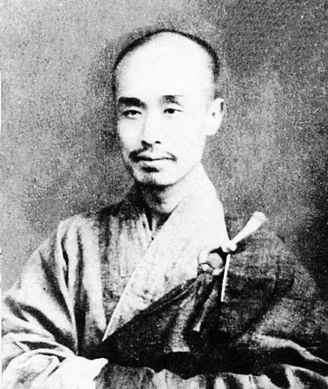 没想到写出“长亭外，古道边”的才子李叔同，出家成为弘一法师后，一碗过咸的咸菜也能