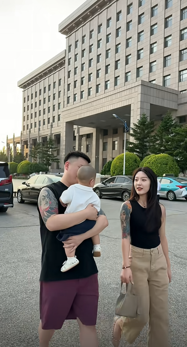 这俩口子太般配了，给人一种有揽胜的感觉