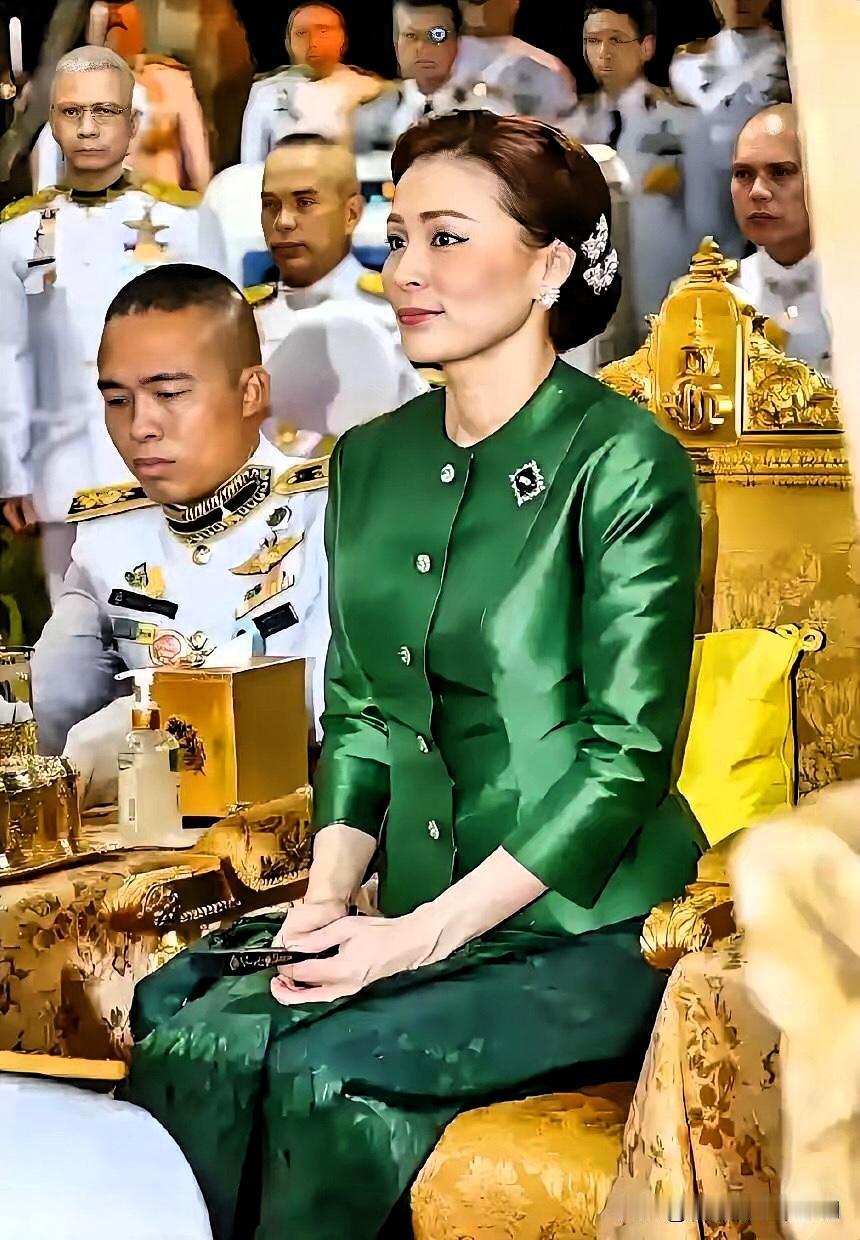 为啥47岁的苏提达能在泰国王室站稳6年？还能从空姐逆袭成外交场上的门面？别光羡