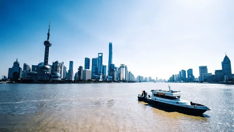 《股市早评》一、财经消息1、美股三大指数集体收涨，加密货币概念股集体大涨。2、