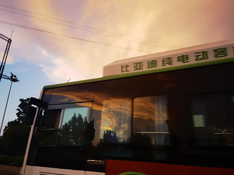 比亚迪会成为世界第一车企吗?照目前比亚迪的发展趋势，肯定不用太久，就能成为取代丰