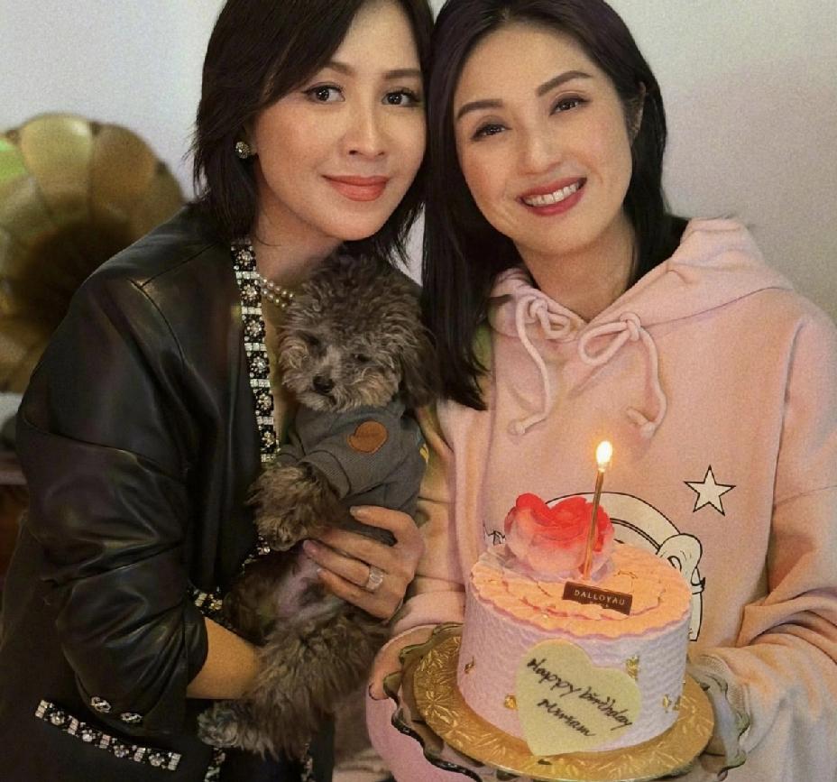 刘嘉玲高调发文！2月6日中午，刘嘉玲高调发文，这次她高调发文的内容十分简短却饱含