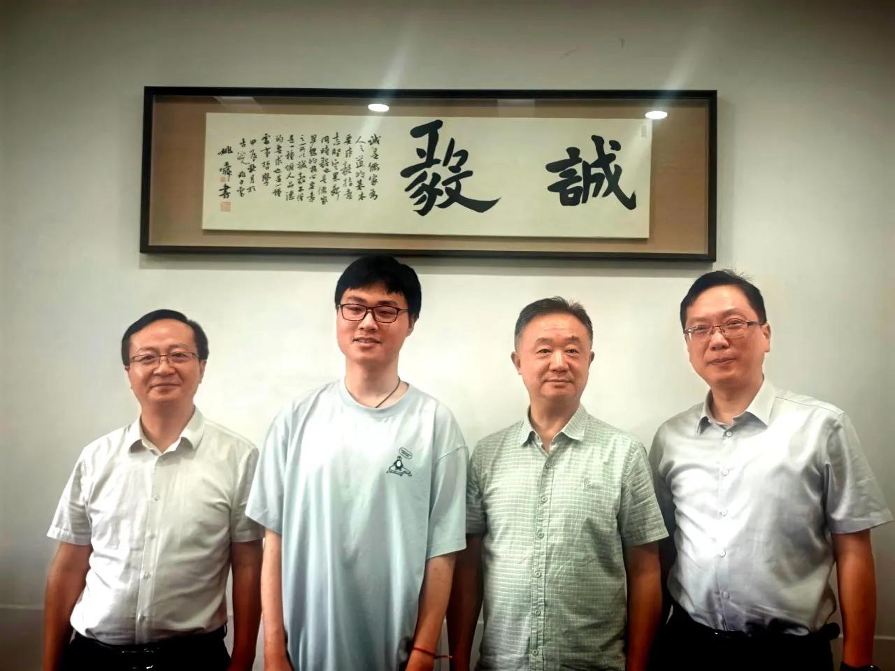 这个孩子不一般！安徽安庆，一男生高考考了703分，可这位学霸第一时间不是出去玩，
