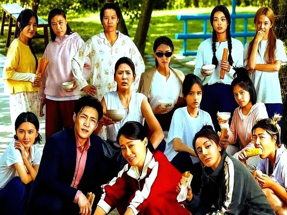 贾玲新片《卷走50亿》被炒上热搜，本以为是贾玲和杨紫的对手戏，结果张小斐才是那个