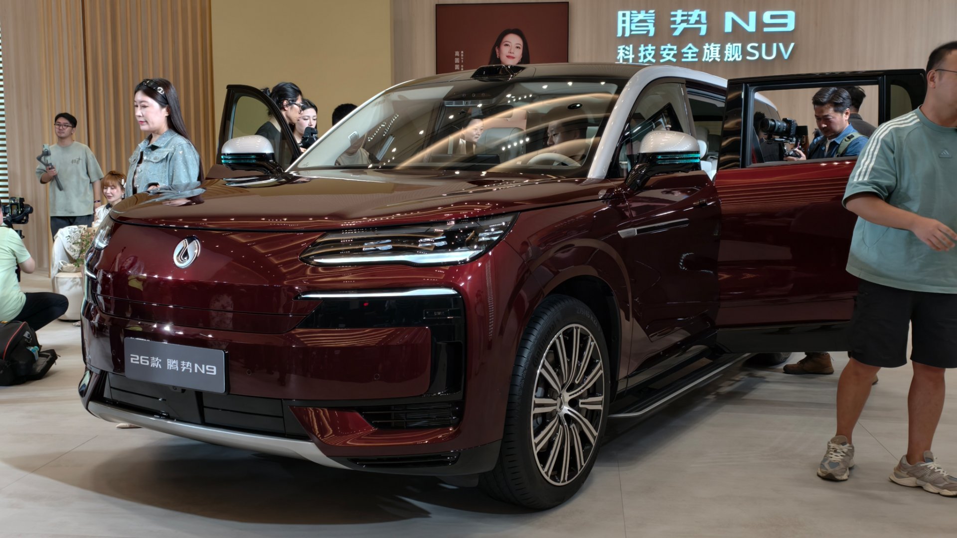 前段时间网传比亚迪自己有油漆厂了，看来这消息不需。从今天2026款腾势n