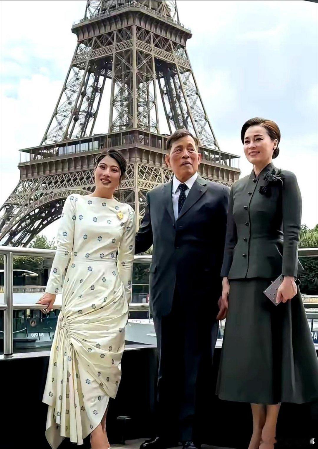 泰国国王玛哈·哇集拉隆功有五个最让人看不惯也最无耻的地方：第一，私生活极度荒唐，