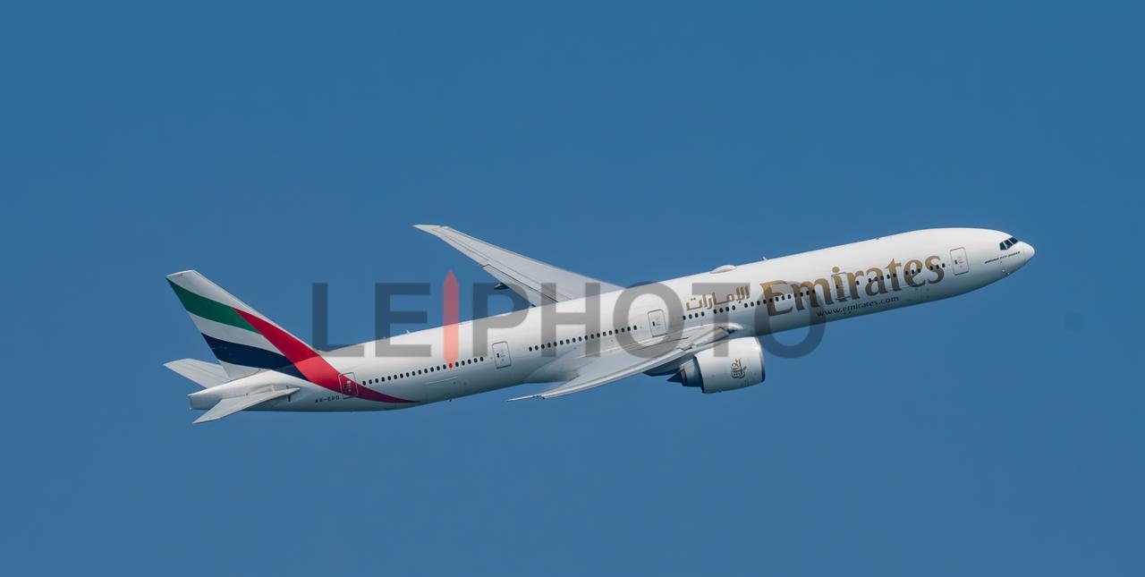 阿联酋五星航空的跛音777客机，坐过就是享受过。[点赞]