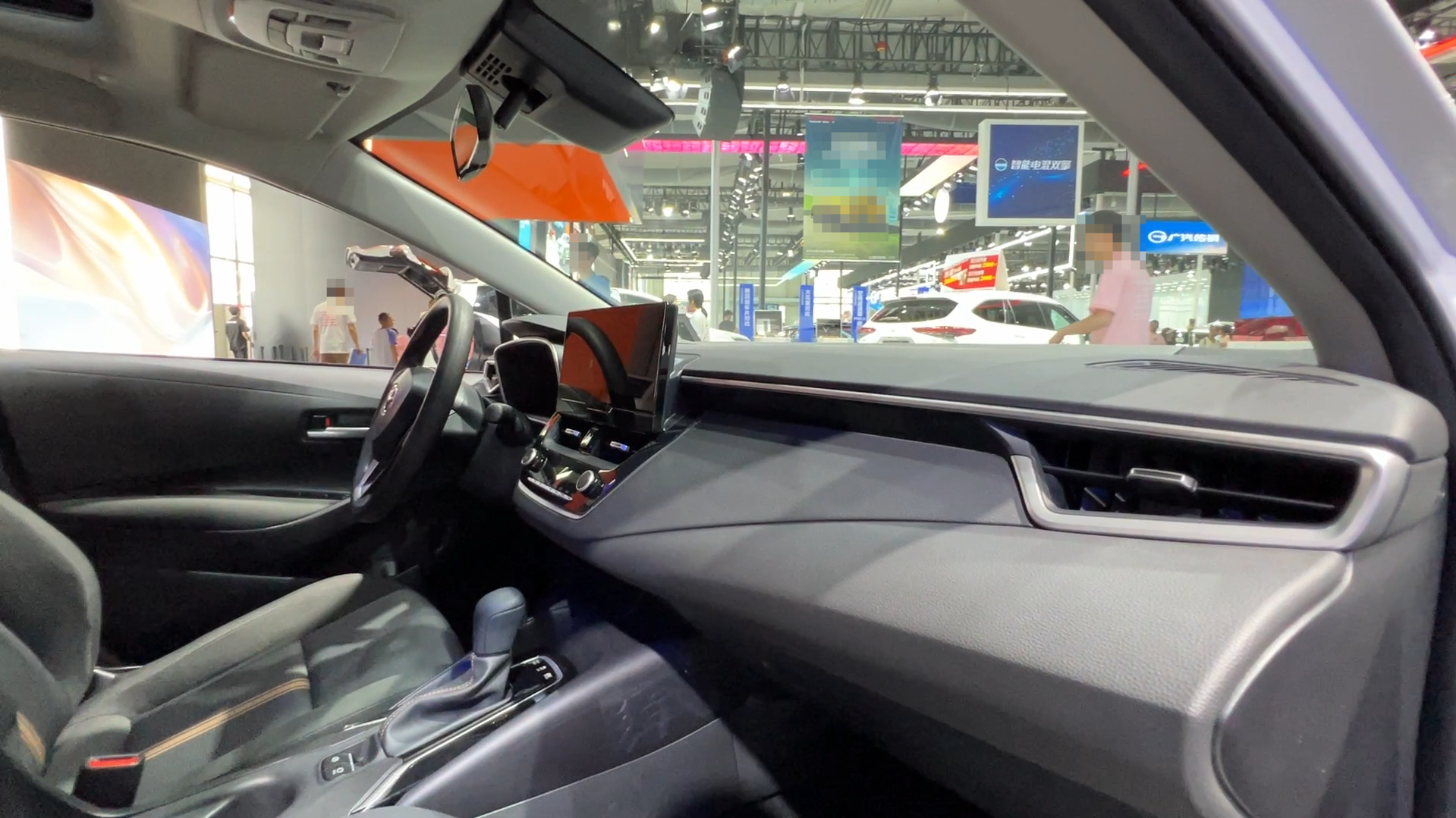2022款二手丰田RAV4荣放，9-10万可看，这款都有啥毛病与优点？2022款荣放至今已有四年时间