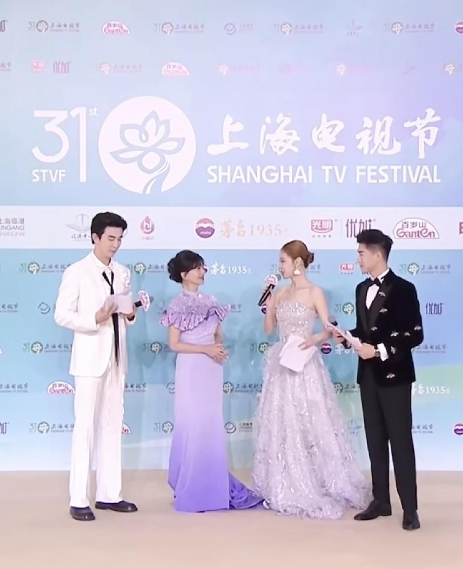6月26日，赵雅芝作为特邀嘉宾参加2026白玉兰奖，头一回发现她好矮，穿了20厘