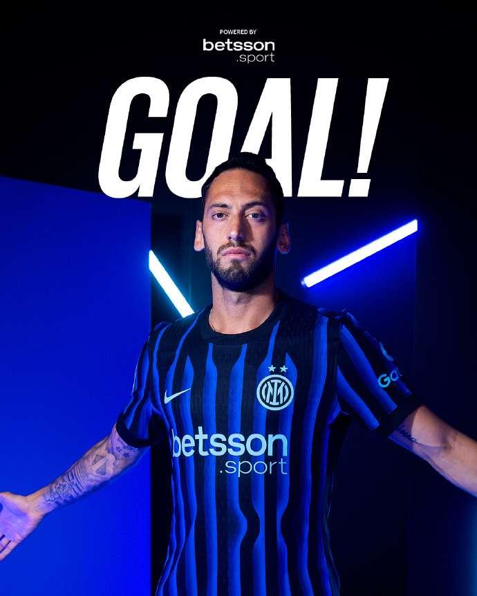 如果夏窗索默和恰尔汗离开，对管理层是个挑战。好在马丁内斯和泽林斯基两个现成的备胎