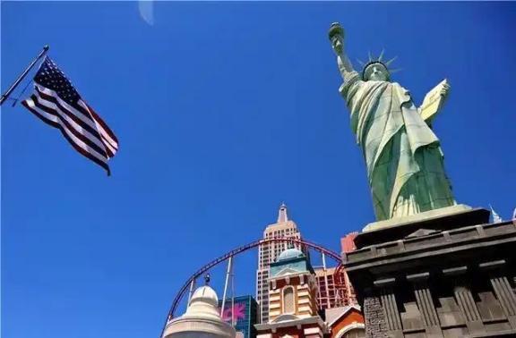 美国人问一位中国朋友：为什么中国没有世界名将？而我们美国却很多。中国朋友反问他：