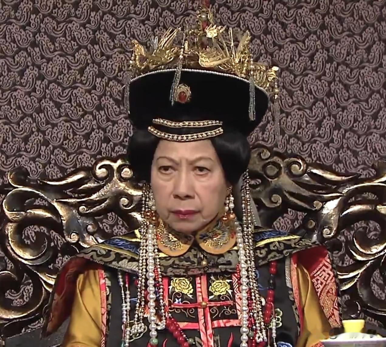 罗兰的慈禧太后多少有点出息，感觉会吐枣核对待每一个大臣[捂脸哭]