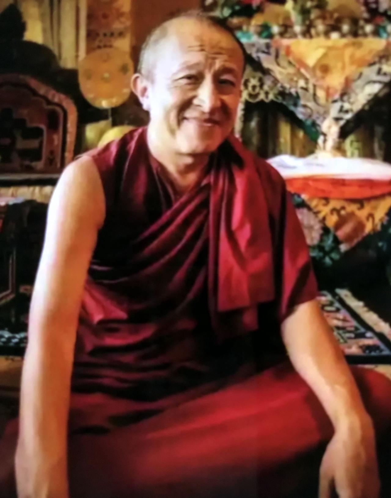 宗萨仁波切当头一棒：管好自己，莫渡他人！多少人耗尽半生，硬把别人的人生扛在肩