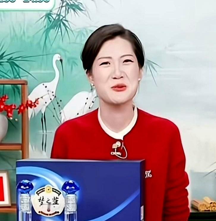 很多人不知道，2023年最容易丢饭碗的工作，是直播带货的主播。盼姐昨天述职没通