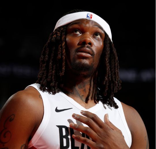 开拓者媒体人ToreyJones在播客节目《BlazersUprise》中，