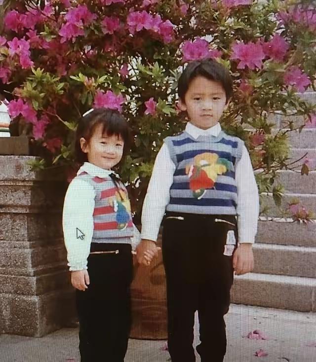 谢霆锋果然是从小酷帅拽到大的。谢霆锋小时候就长相出众，气质独特不俗。谢霆锋酷帅拽