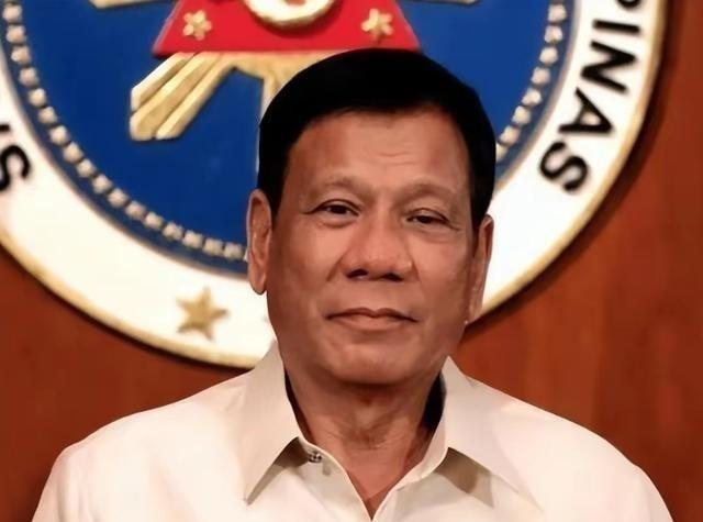 重磅消息！菲律宾前总统杜特尔特，至今还被关在海牙拘留中心，日子过得格外煎熬。菲参