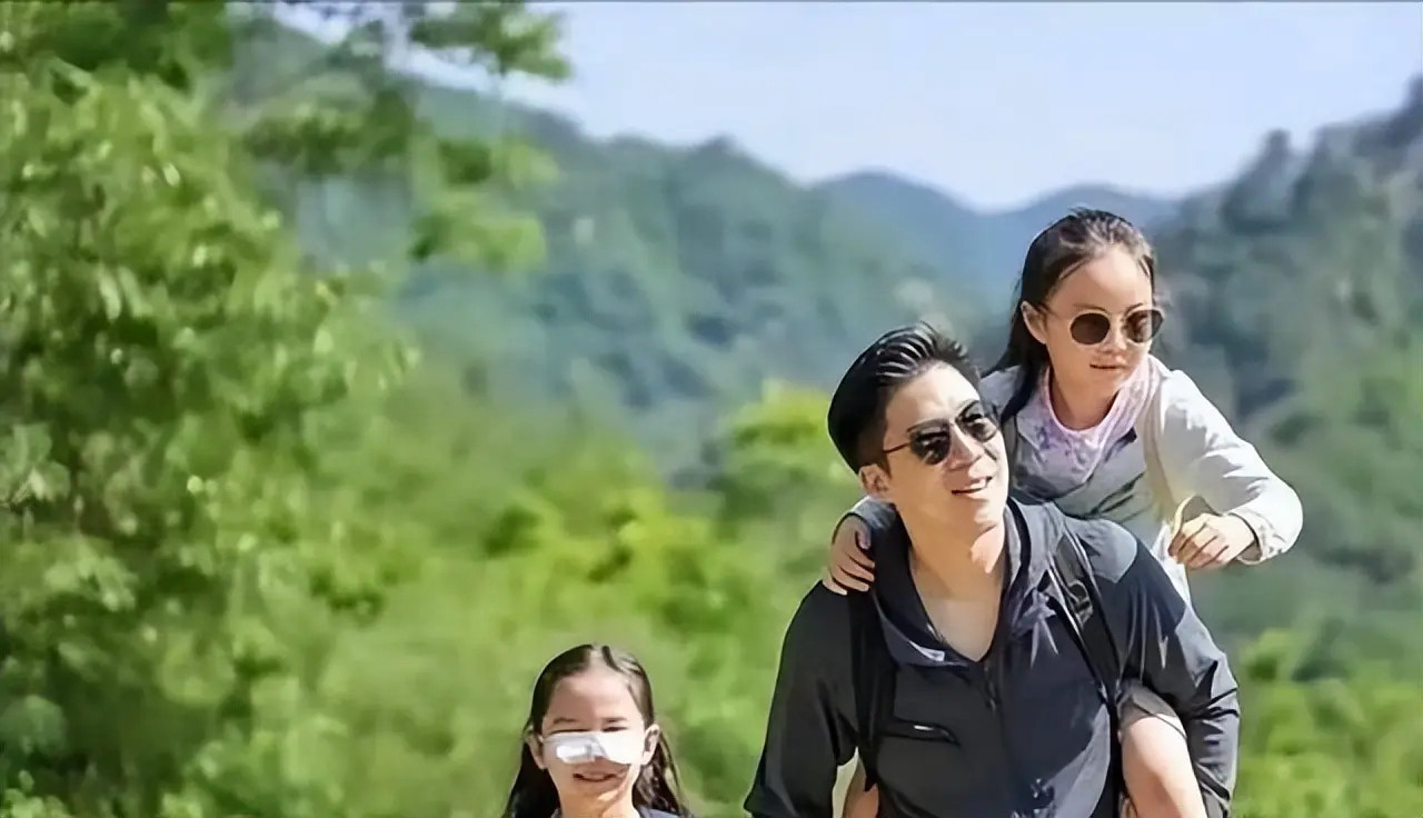 郭晶晶霍启刚晒女儿正脸照 无滤镜无遮挡 这才是豪门顶级富养的真相 ​