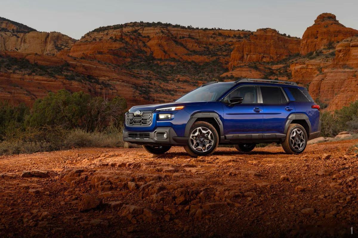 斯巴鲁Outback从“跨界中型旅行车”变成一个SUV这件事也许褒贬不一（本身是