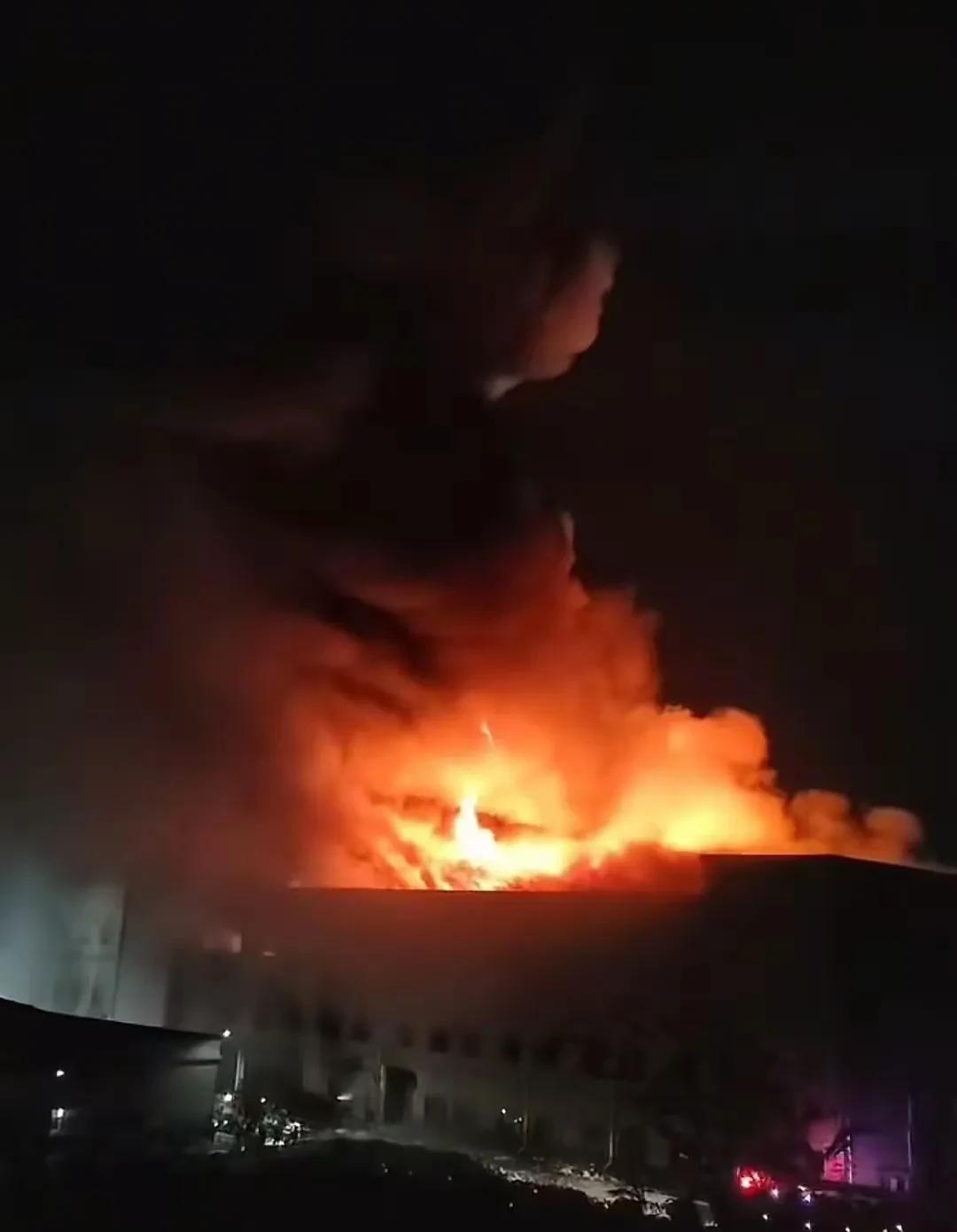 一件800元的小事，竟然演变成了800万都不止的大事！纺织厂大火原因查明了，是2