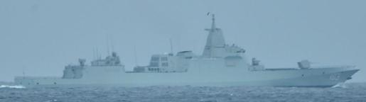 日本防卫大臣小泉进次郎11月13日晚写道：“11日，中国海军的仁海级导弹驱逐舰、