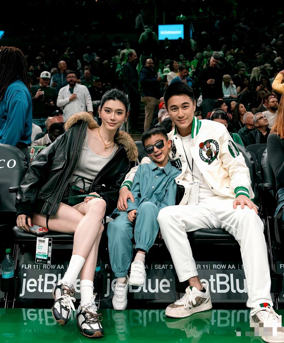 一张球票2.5万美元，6岁的孩子已经坐过八回这条新闻我读了三遍，倒不觉得何猷君是