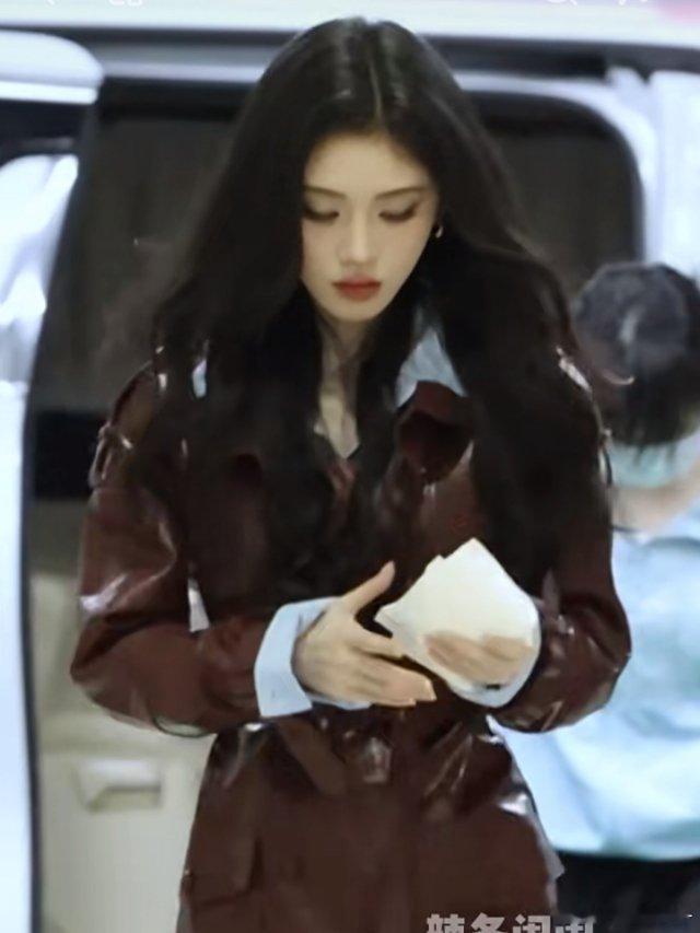 第一次不知道什么是阴阳怪气❓自己说鞠婧祎，粉丝解释说粉丝阴阳她[笑着哭][笑着哭][