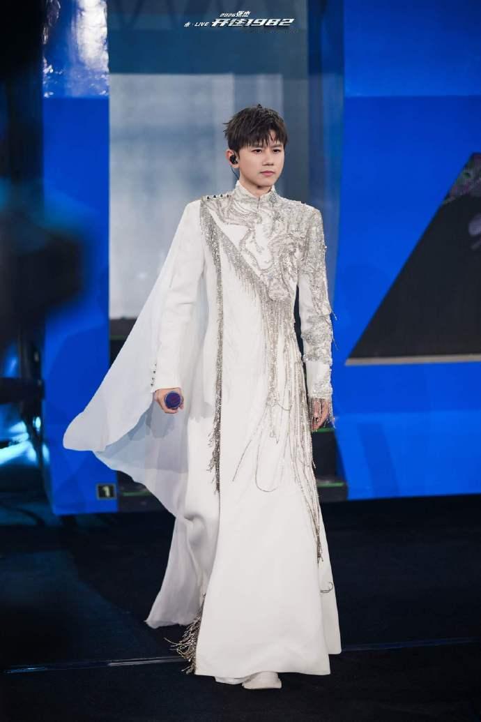 张杰一年开了28场鸟巢演唱会还剩最后四场啦，期待继续在鸟巢留下更多好听又难忘的瞬