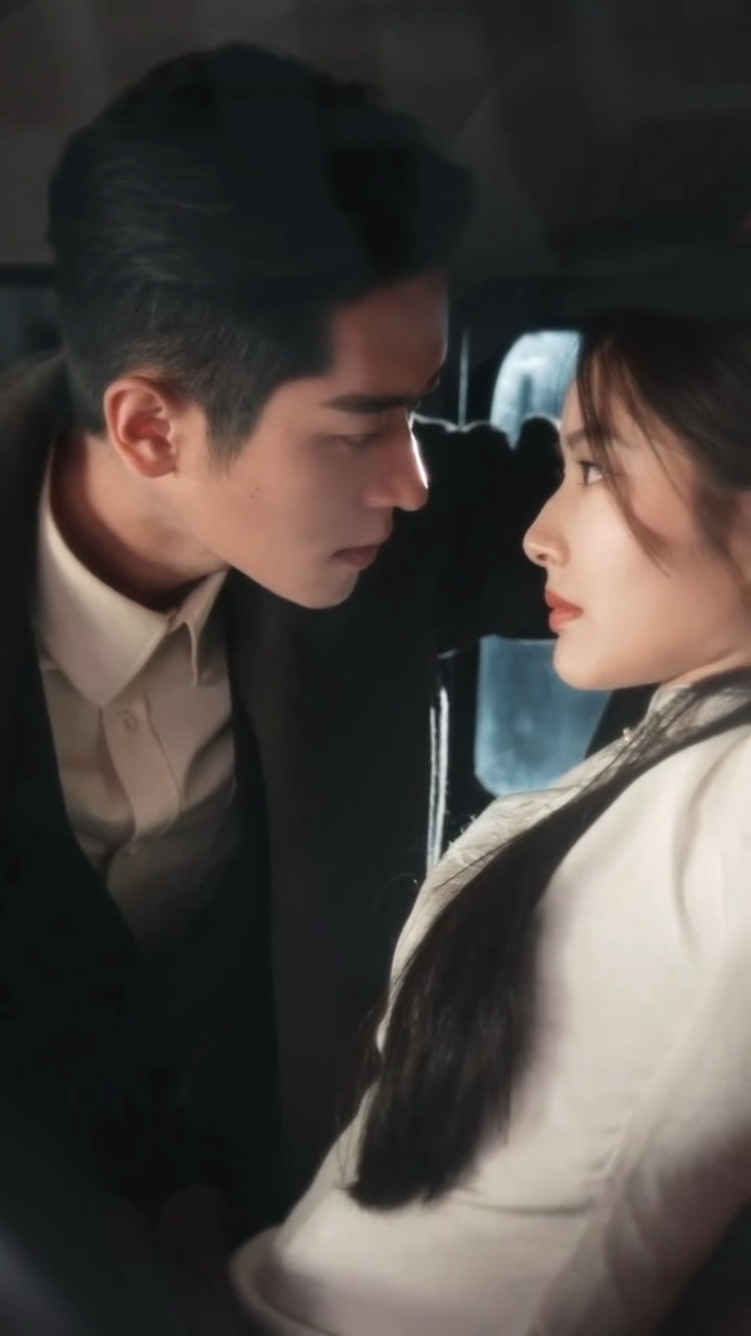 丞磊徐若晗《玉簟秋》,这就有海报和预告了!!速速来品😖玉簟秋开机当天就有预